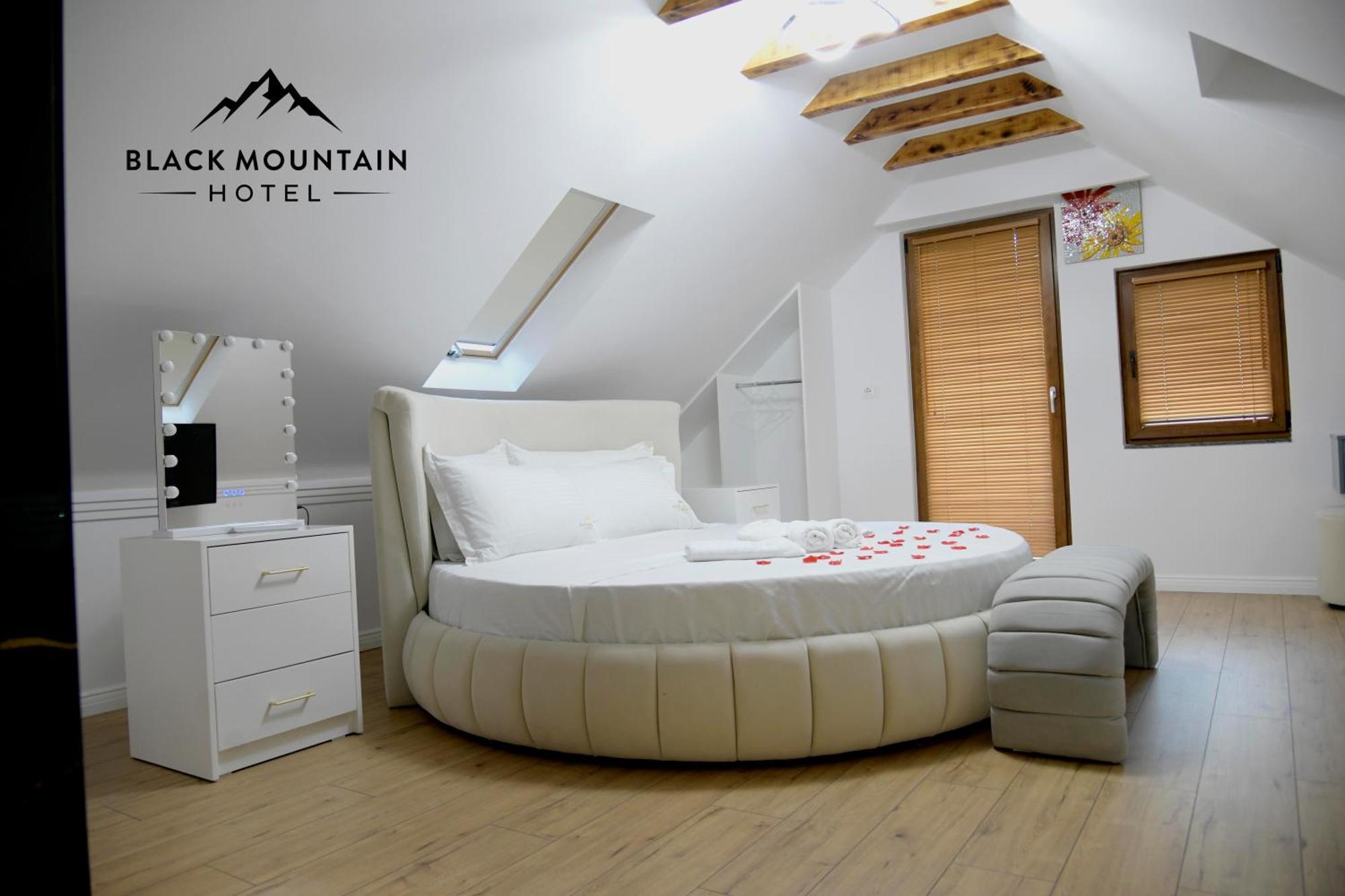 Blackmountain Hotel